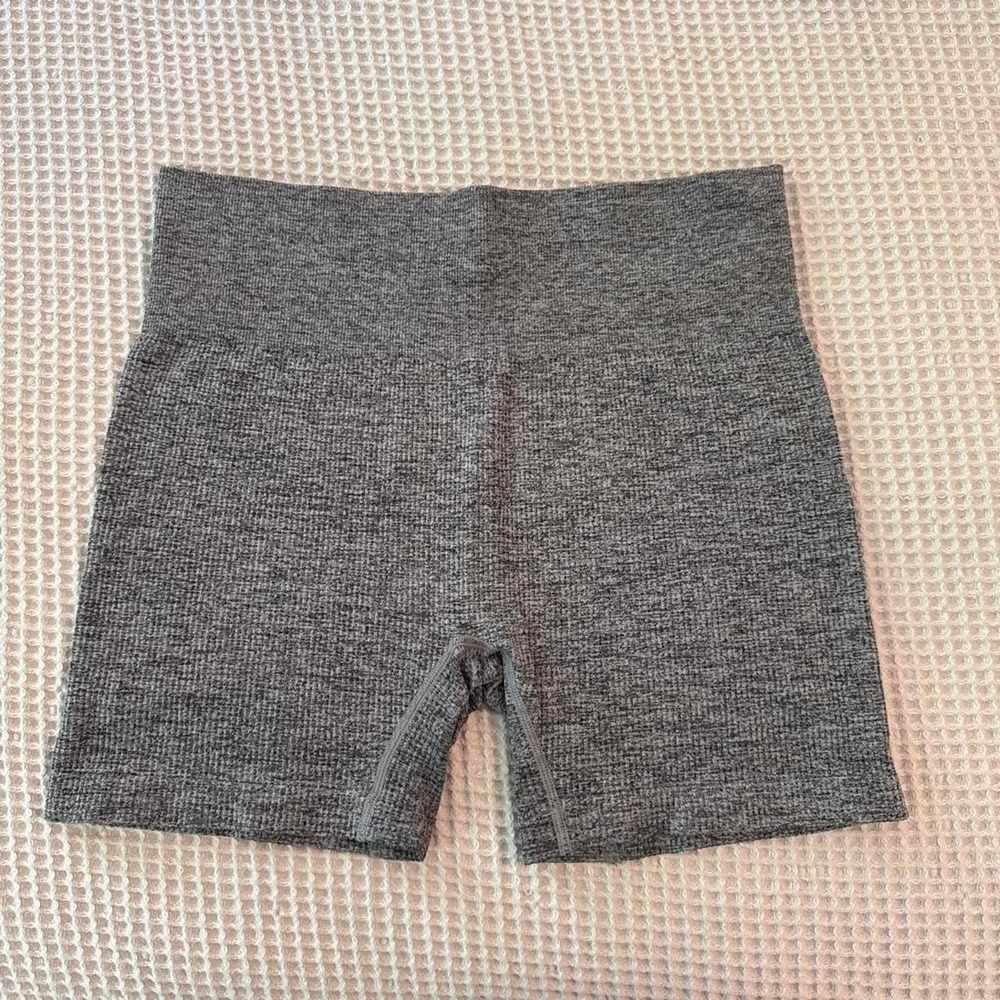Colsie Grey Heathered High Waisted Seamless Biker Shorts